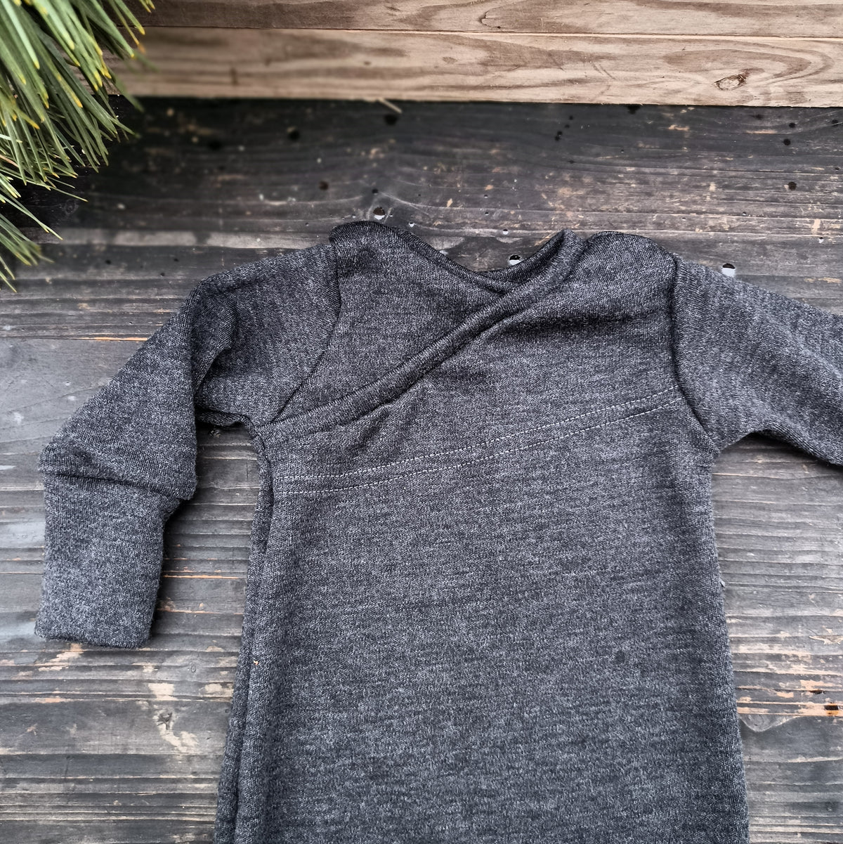 Long-sleeved shirt made of pure wool 