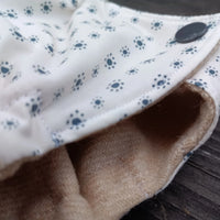 Retaining diaper “Flower Pigeon Blue” 